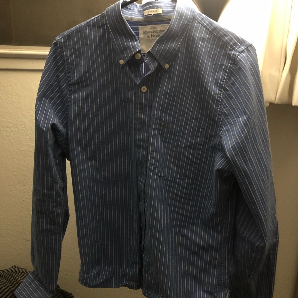 Blue A&F Button up - Picture 3 of 3